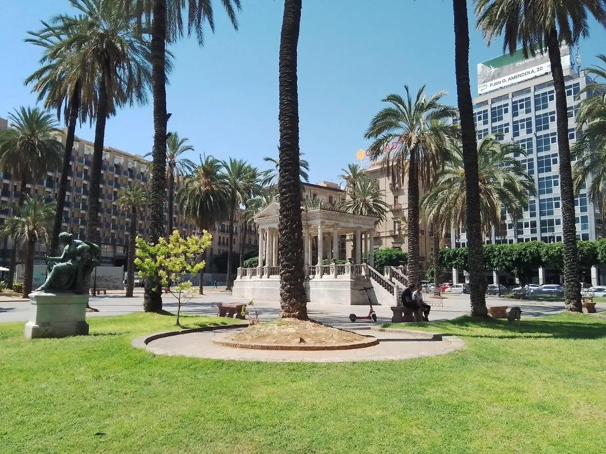 Attico Al Teatro Politeama Apartment Palermo 0*,